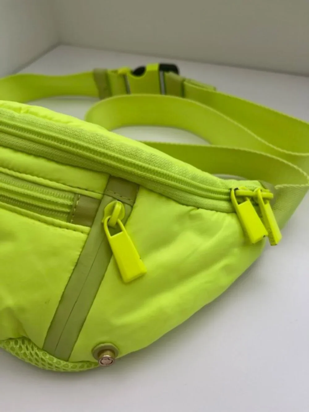 Caraa Small Crossbody Sling Bag in Neon Yellow Green